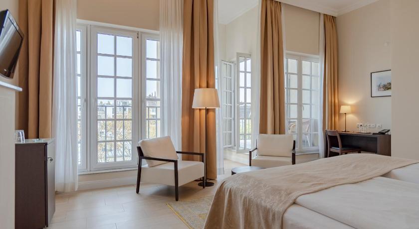 Image of Superior Double Room with Garden View 4