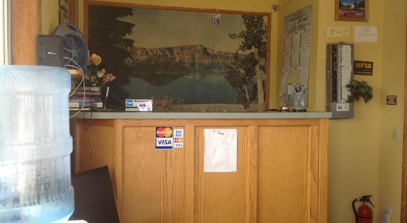 Budget Inn Motel Chemult photo