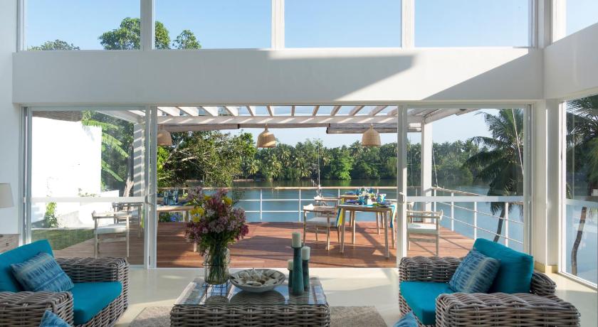 33 Lake Terrace photo