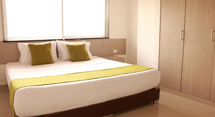 Aparta Suites La Flora photo