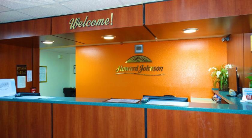 Howard Johnson by Wyndham Savannah GA