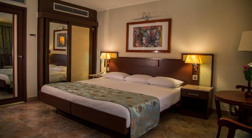 Jolie Ville Hotel & Spa Kings Island Luxor