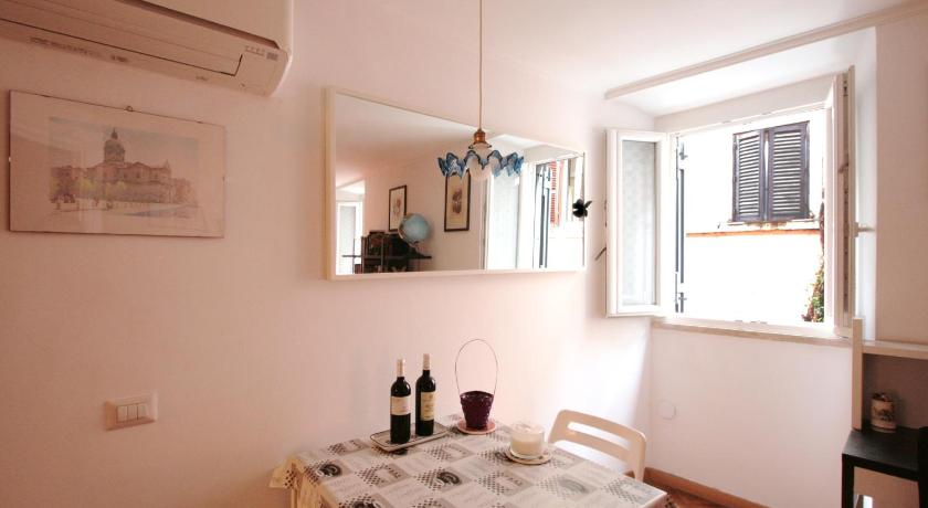 罗马 Roma center Fori Imperiali Raffy's charming Suite 3星级 单人房 大堂