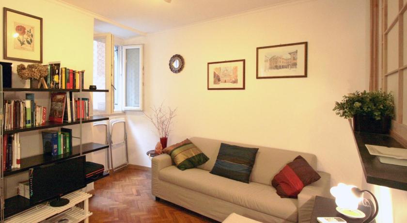 罗马 Roma center Fori Imperiali Raffy's charming Suite 3星级 单人房 大堂