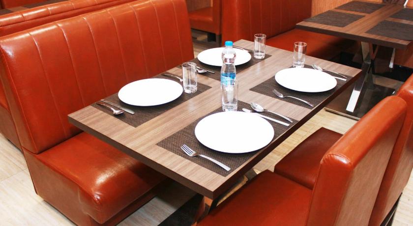 Staylite Suites – Chennai, IL
