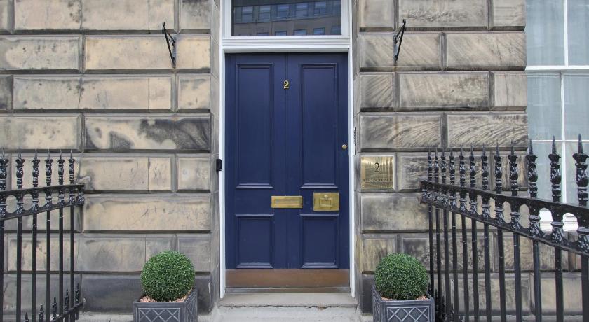 Escape To Edinburgh @ Albyn Place - image 6