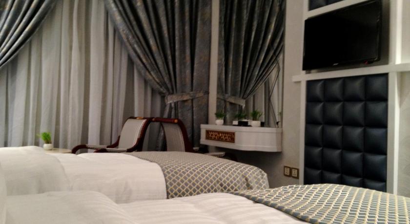 Montana Al Azizia Hotel photo