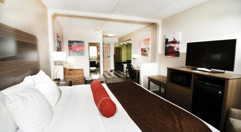 Best Western Plus Sandusky Hotel and Suites