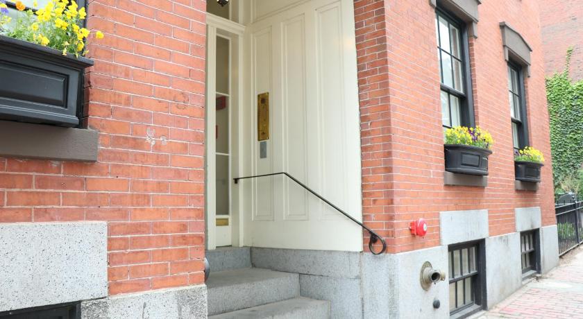 Downtown Beacon Hill, Convenient, Comfy Studio #14 photo