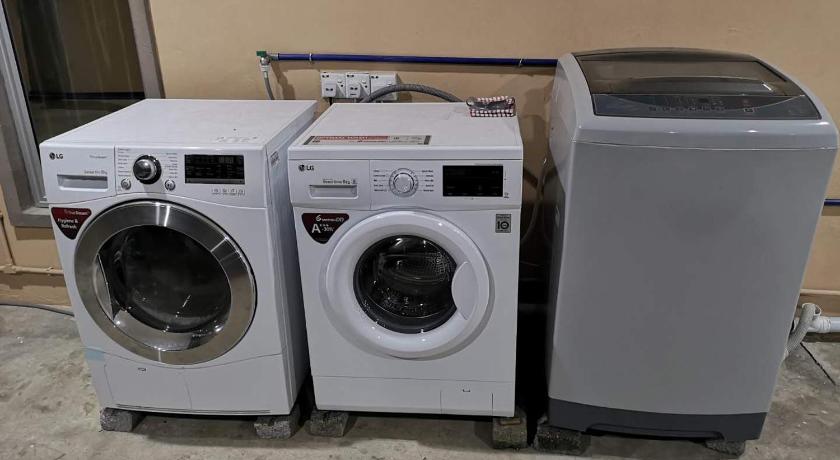 セムポルナ Luna Guesthouse ホテル スイート