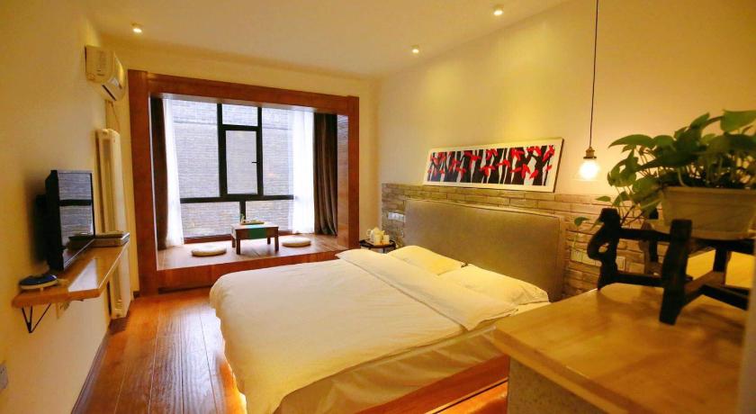 Image of Deluxe Double Room with Balcony 8