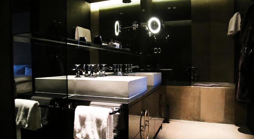 Image of Minotti Suite 2