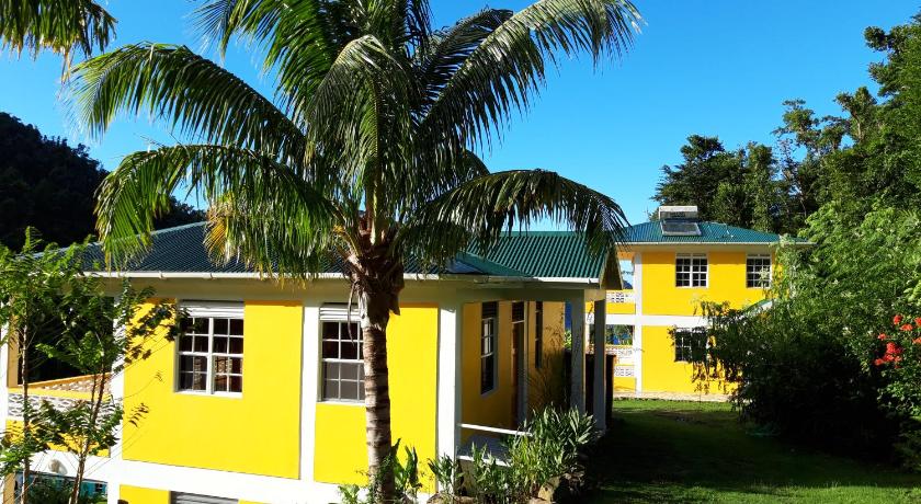Mango Garden Cottages — Hotel in Saint George