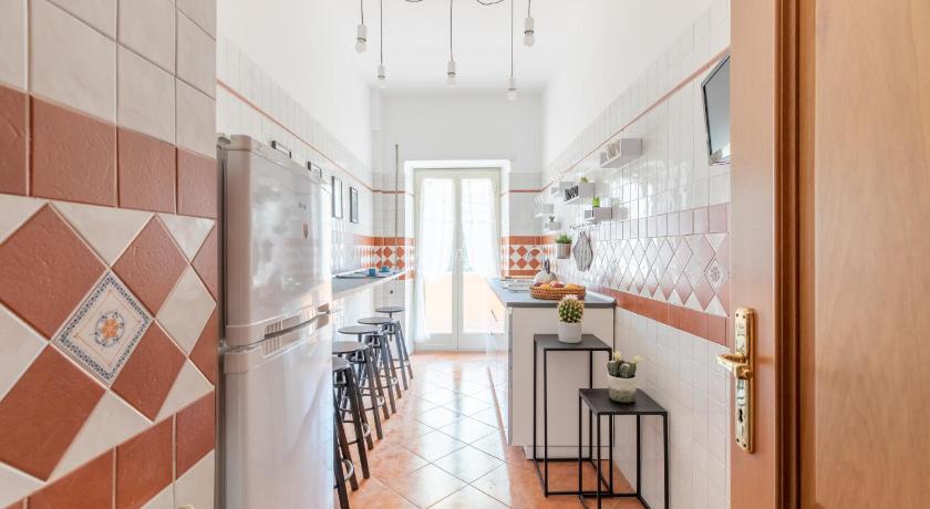 Vatican Cozy Apartment with Terrace - image 3
