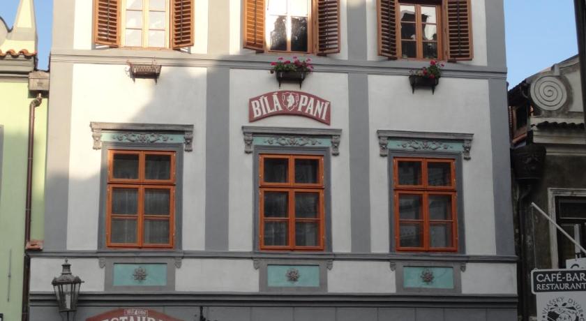 Ubytovani u BILE PANI — Hotel in Cesky Krumlov