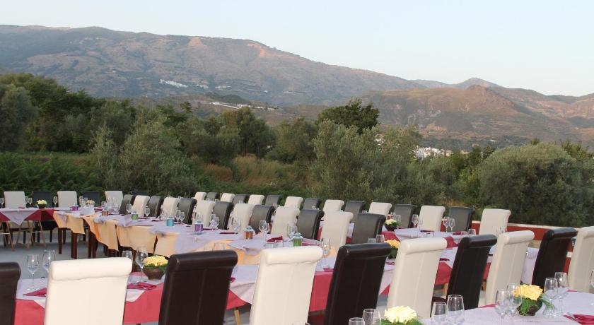 奥尔吉瓦 Hotel Puerta Nazari 2星级 酒店 景观