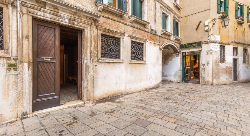 Ca' del Pozzo Loft Apartment photo