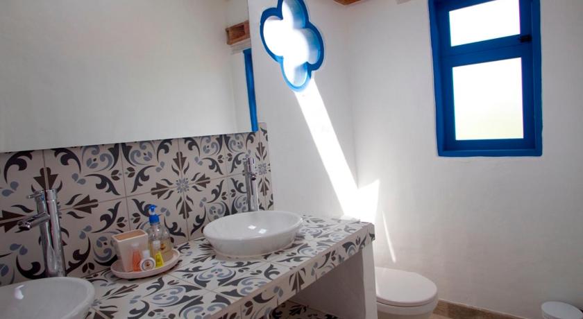 Image of Comfort Triple Room with Shower 3