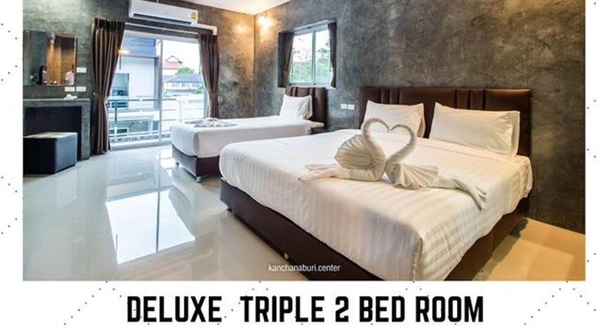 Image of Deluxe Triple Room with 2 Beds 14