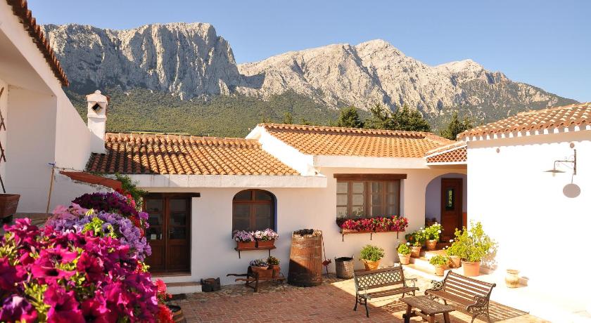 Agriturismo Guthiddai — Hotel in Oliena