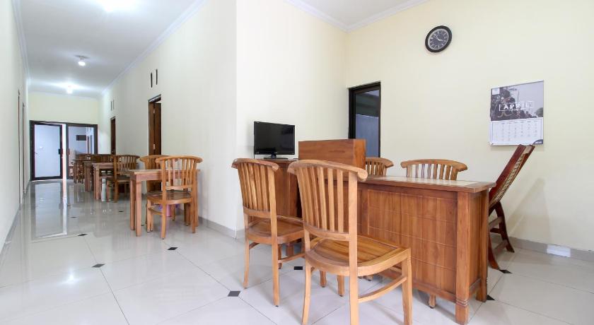 RedDoorz near Rumah Sakit Condong Catur - image 3