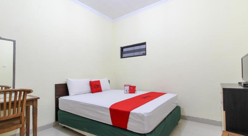 RedDoorz near Rumah Sakit Condong Catur - image 13