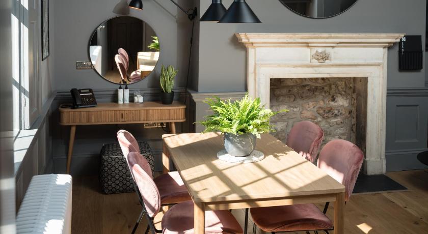 Hiding Space - Trim Street Apartments — Hotel in Bath