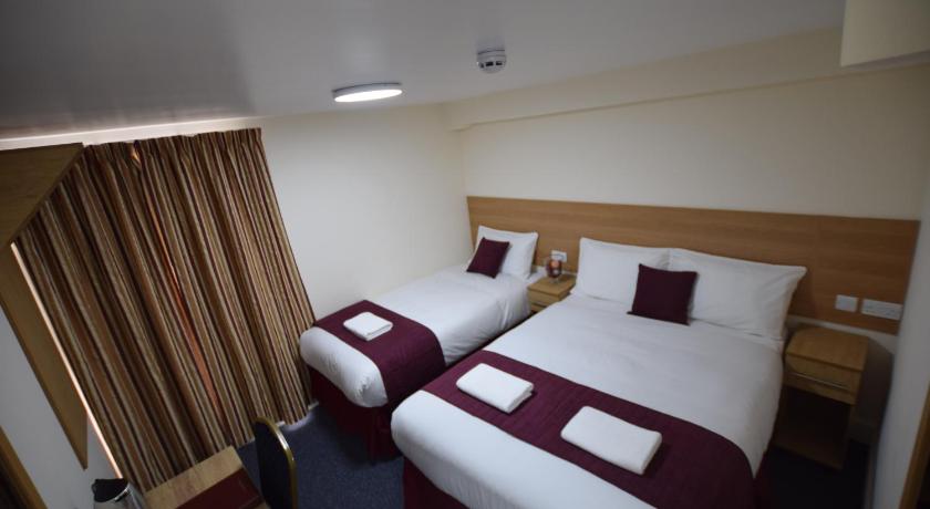 Image of Triple Room 0