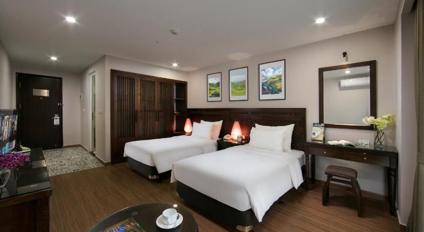 Image of Deluxe City View Room 1