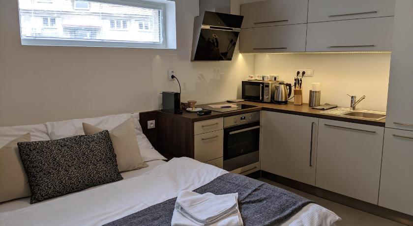 AP10 - Hradec Apartments "Overnight Simply" — Hotel in Hradec Kralove