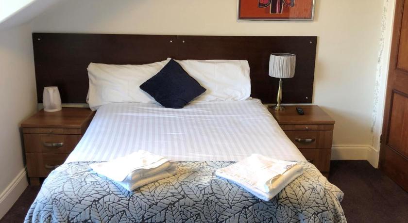 Image of Triple Room 6