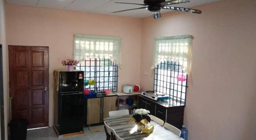 HOMESTAY AQILAH PASIR PUTEH KELANTAN — Hotel in Pasir Putih