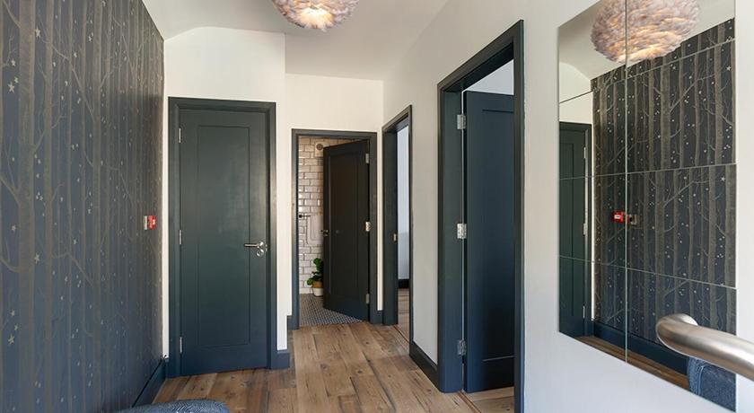 Accommodation @ 32 photo
