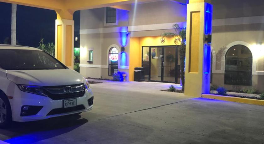 Los Fresnos Inn and Suites photo