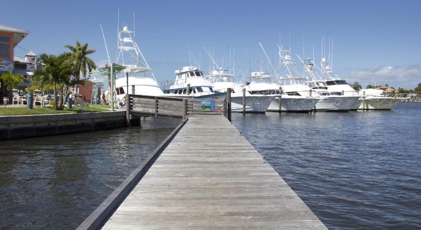 Pirate's Cove Resort and Marina - Stuart