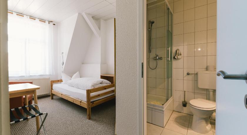 Menzels Pension Drehscheibe photo