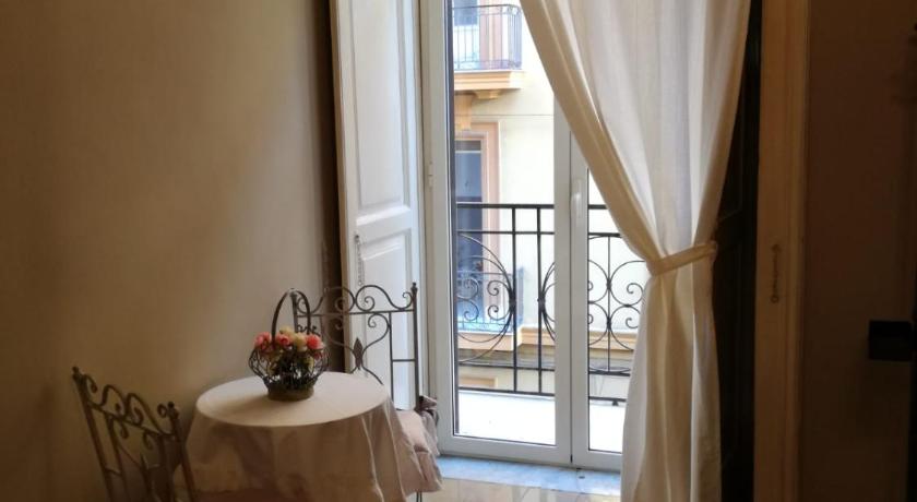Live and Love — Hotel in Naples