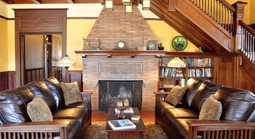 Iron Horse Inn - image 14