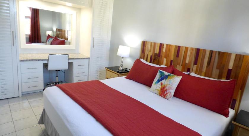 Beach One Bedroom Suite A17 photo