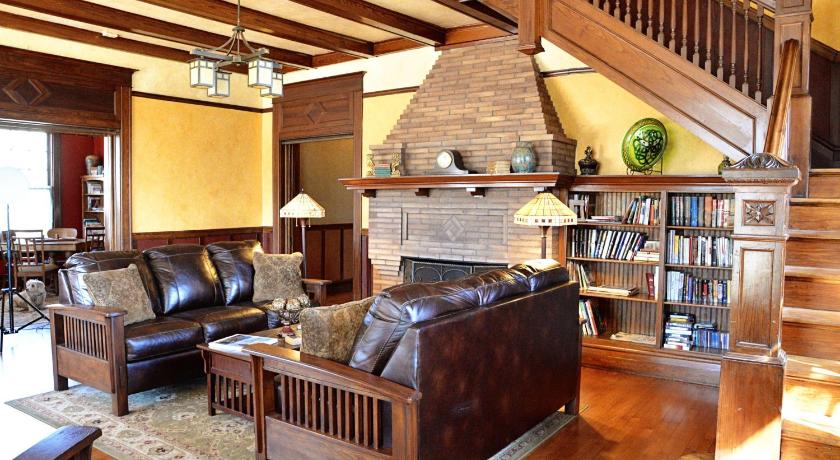 Iron Horse Inn - image 2