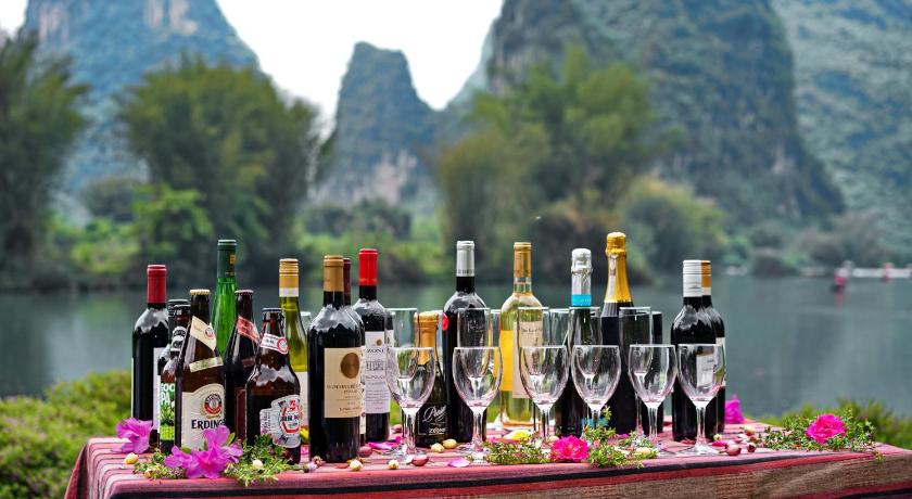 Yangshuo Mountain Retreat
