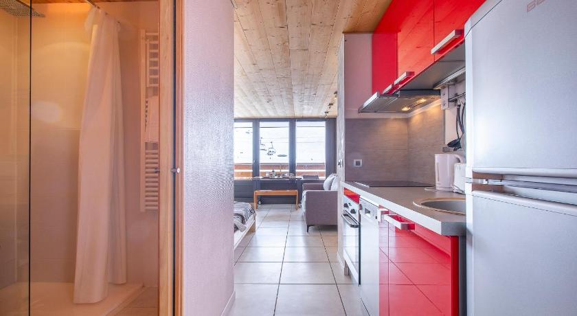 Image of Studio with Mountain View - 30 12