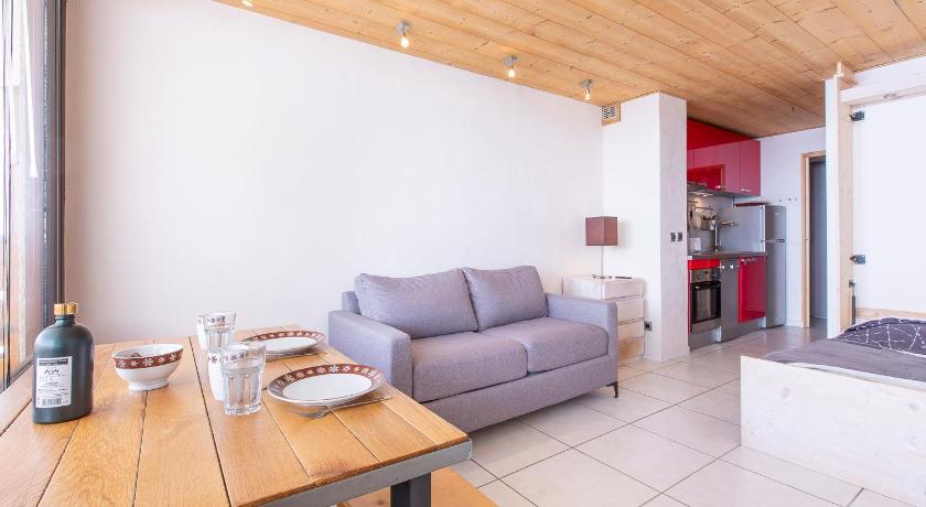 Image of Studio with Mountain View - 30 1