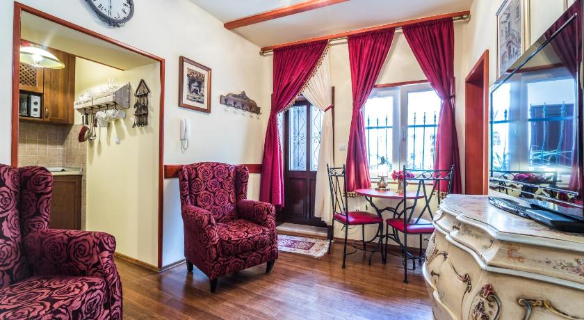 Emperor's Suites photo