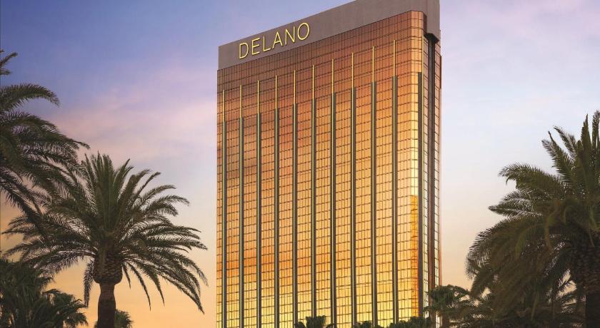 a large building with palm trees and palm trees, Delano Las Vegas at Mandalay Bay in Las Vegas (NV)