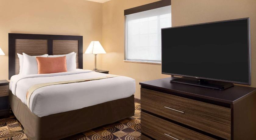 Hawthorn Suites By Wyndham Oak Creek/Milwaukee Airport