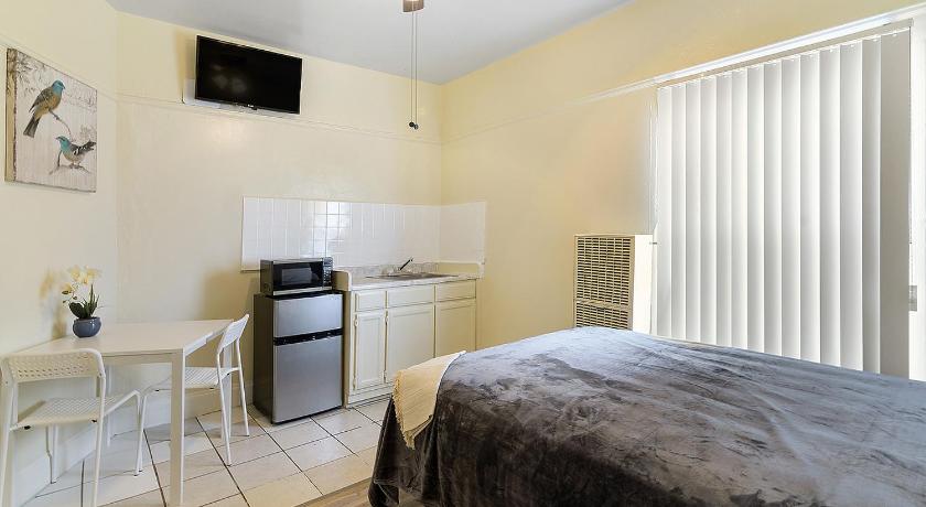 Pads on Pasadena Ave — Hotel in Los Angeles (CA)