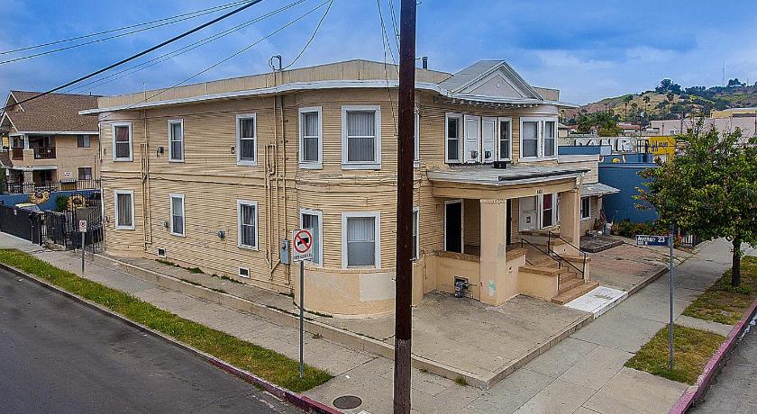 Pads on Pasadena Ave photo