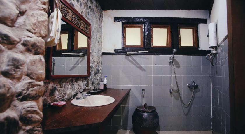 Image of Four-Bedroom House 2