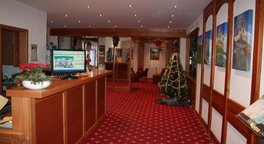 Typically Swiss Hotel Tascherhof photo